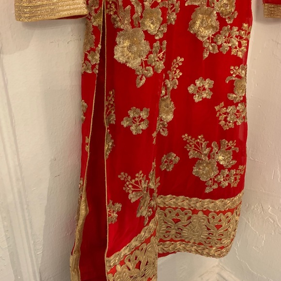 Traditional Red Indian Dress - Picture 3 of 7